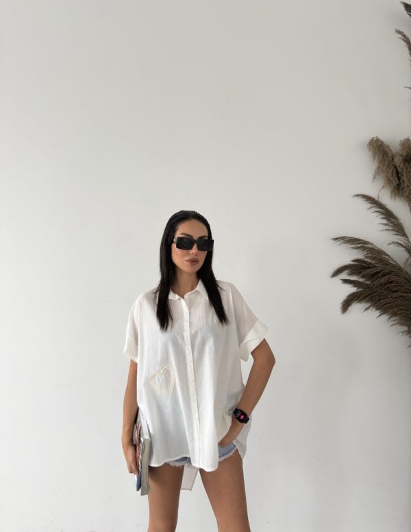 Kalp Nakış Detaylı Gömlek