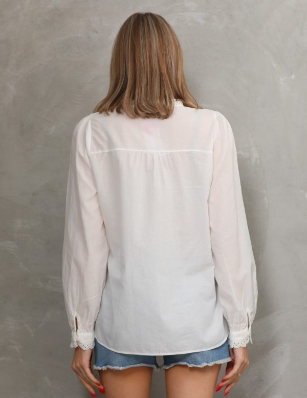 Yakası Fisto Güpür Detaylı Gömlek