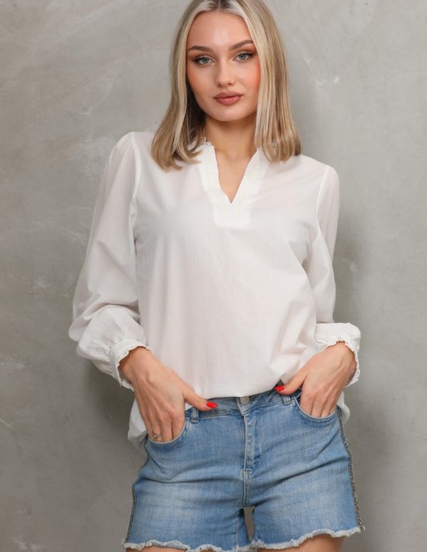 Yakası Fisto Güpür Detaylı Gömlek