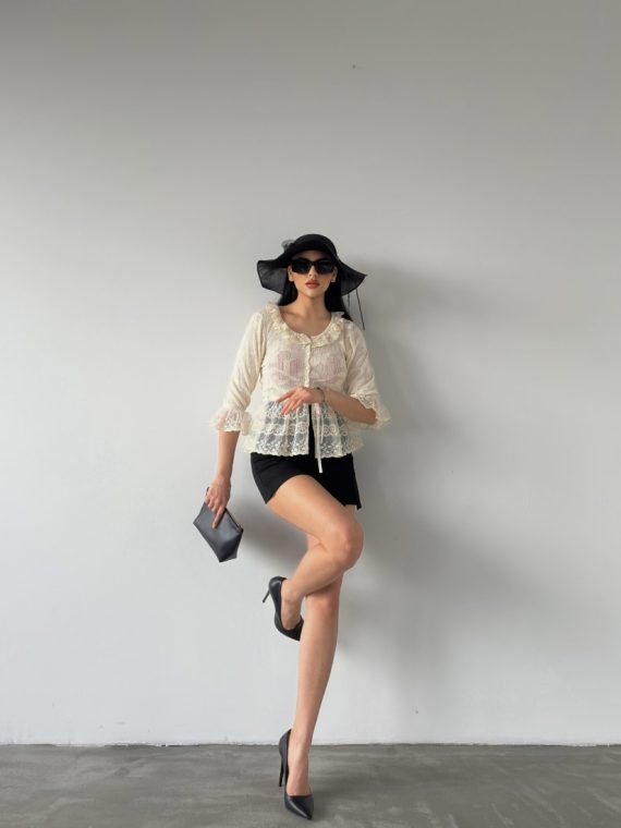 Dantel Detaylı Bluz