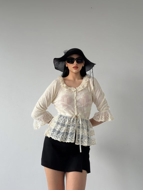 Dantel Detaylı Bluz