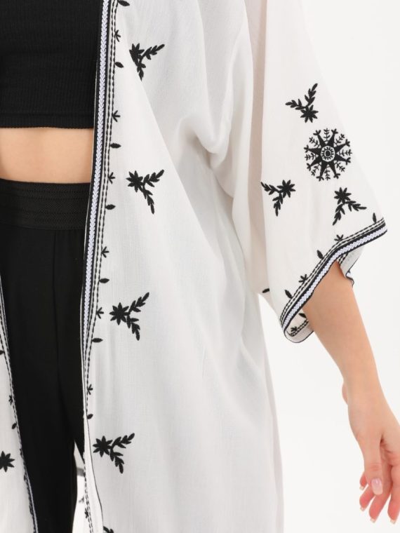 Nakış ve Püskül Detaylı Kimono