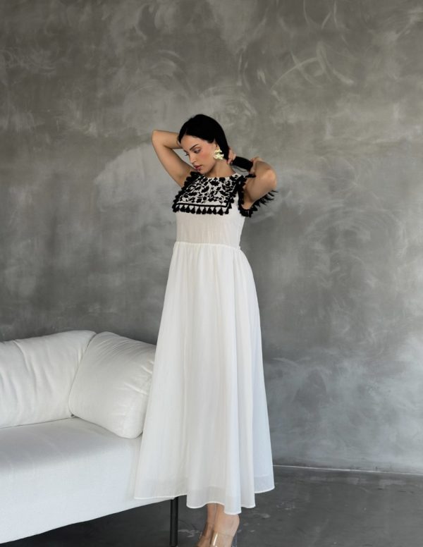 Robası Nakışlı Püsküllü Uzun Elbise