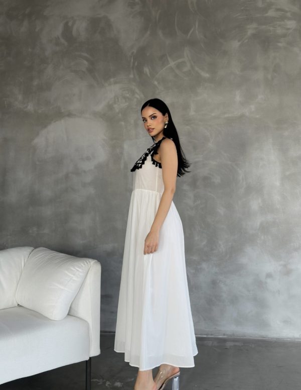 Robası Nakışlı Püsküllü Uzun Elbise