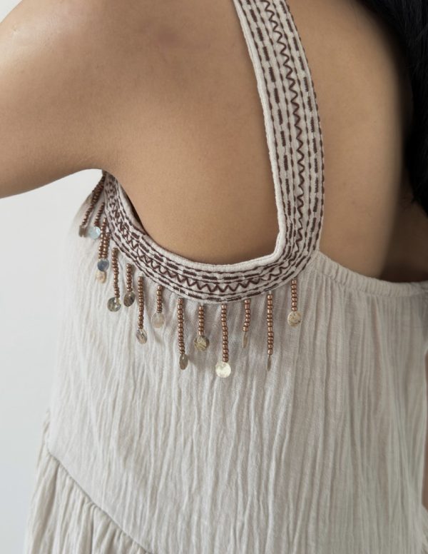 Yakası Nakışlı Elişi Boncuk İşlemeli Elbise