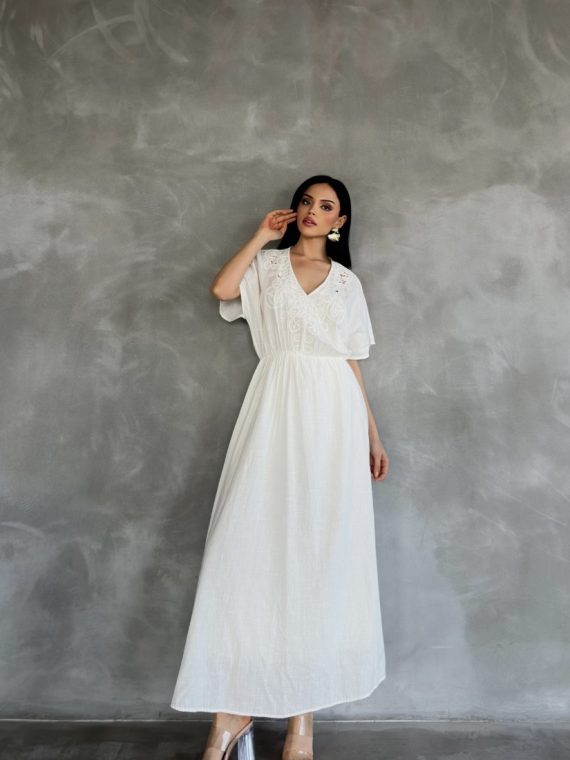 Yakası Süzene Nakışlı Elbise