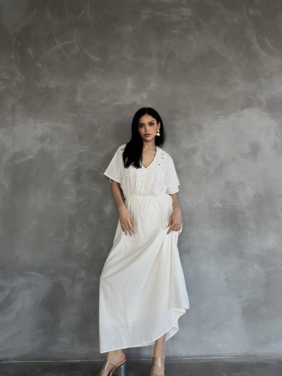 Yakası Süzene Nakışlı Elbise