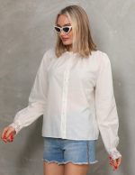 Yakası Ve Manşeti Dantel Detaylı Bluz