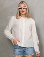 Yakası Ve Manşeti Dantel Detaylı Bluz