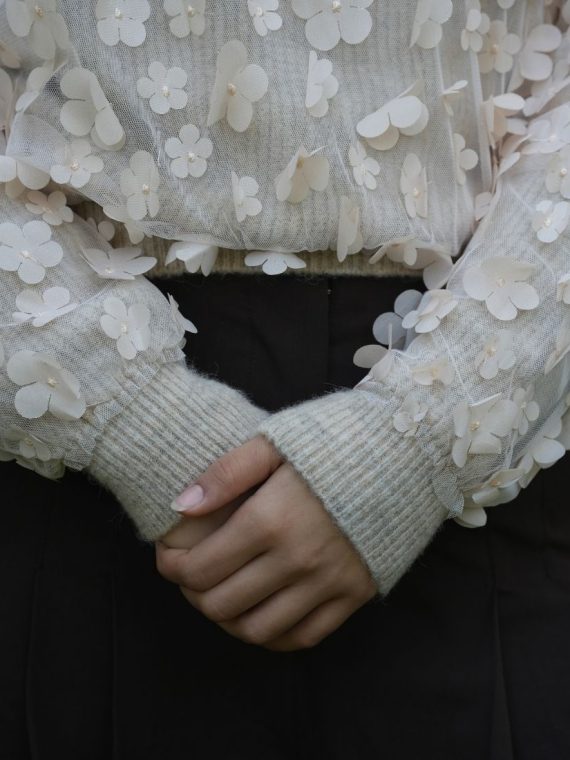 Çiçekli Tüllü Kazak