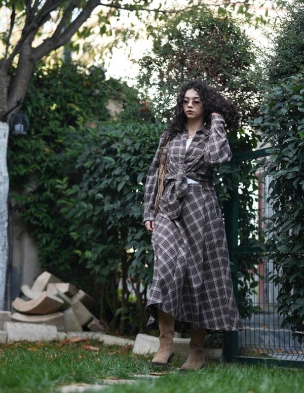 Ekose Detaylı Verev Kloş Etek