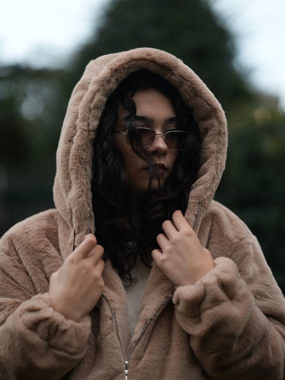 Kapüşonlu Peluş Mont