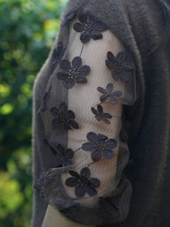 Kolları Çiçekli Tüllü Kazak