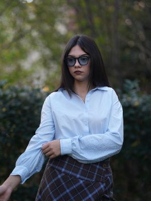 Kolları Nakışlı Gömlek