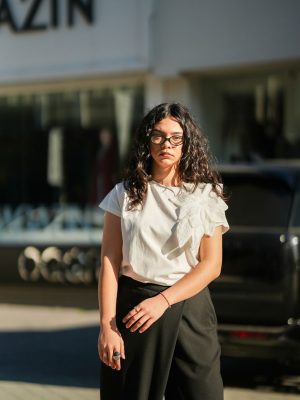 Çiçek Aplikeli T-Shirt