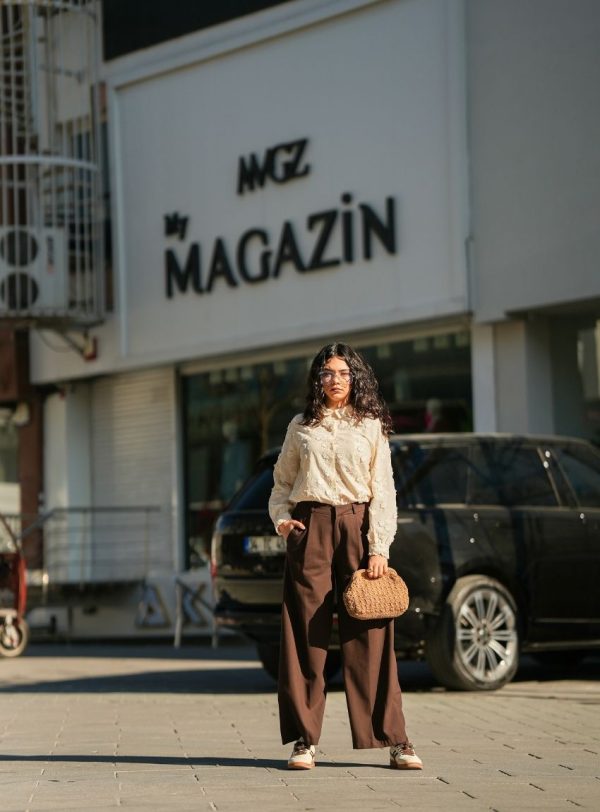 2 Boyutlu Çiçek Detaylı Gömlek