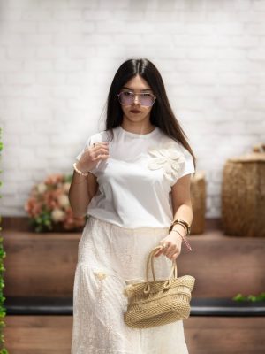 Çiçek Detaylı T-Shirt