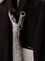 Yakası Fular Detaylı Gömlek